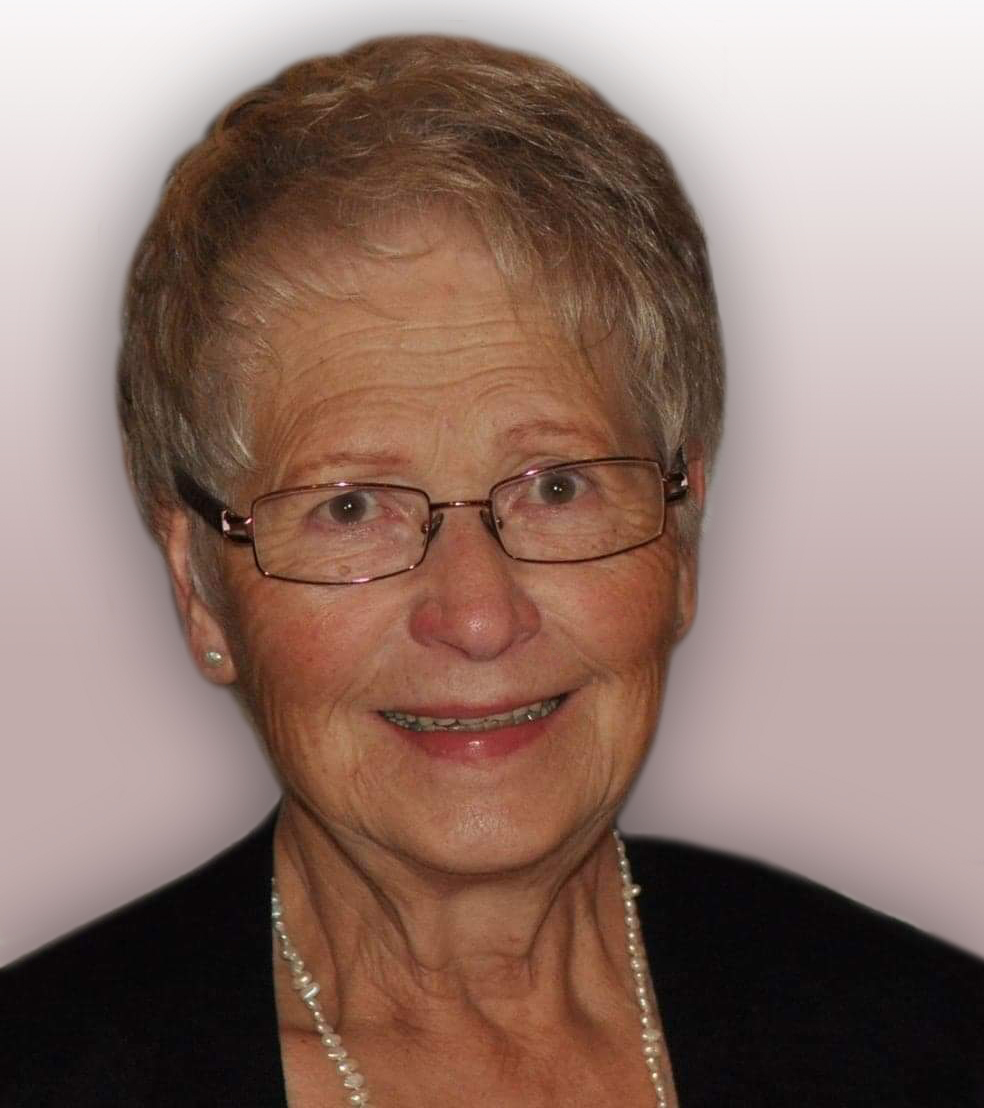 Mme Fernande Deschênes Dumais