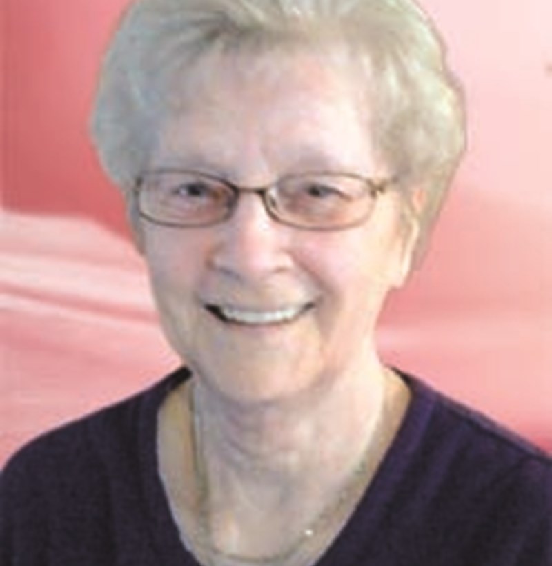 Mme Ghislaine Paradis